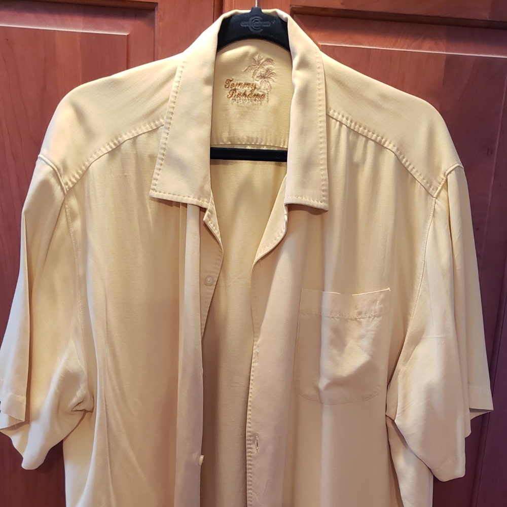 TOMMY BAHAMA XL CAMP SHIRT